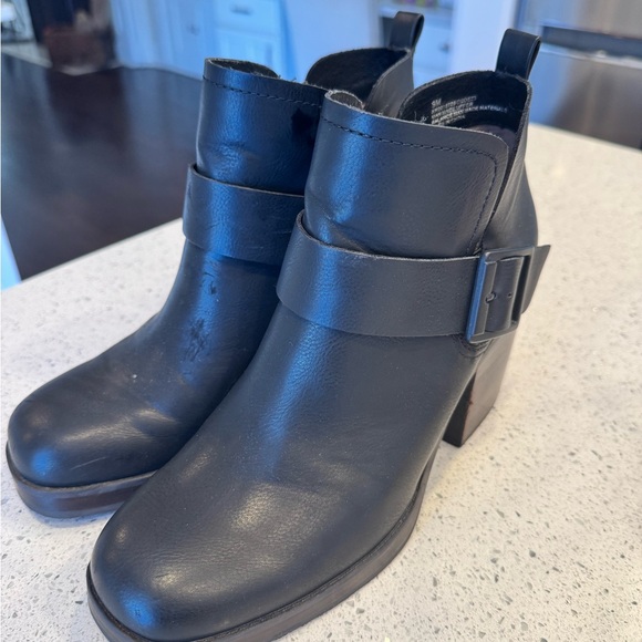 Korks Black Leather Ankle Boots size 9 EUC - Picture 3 of 10